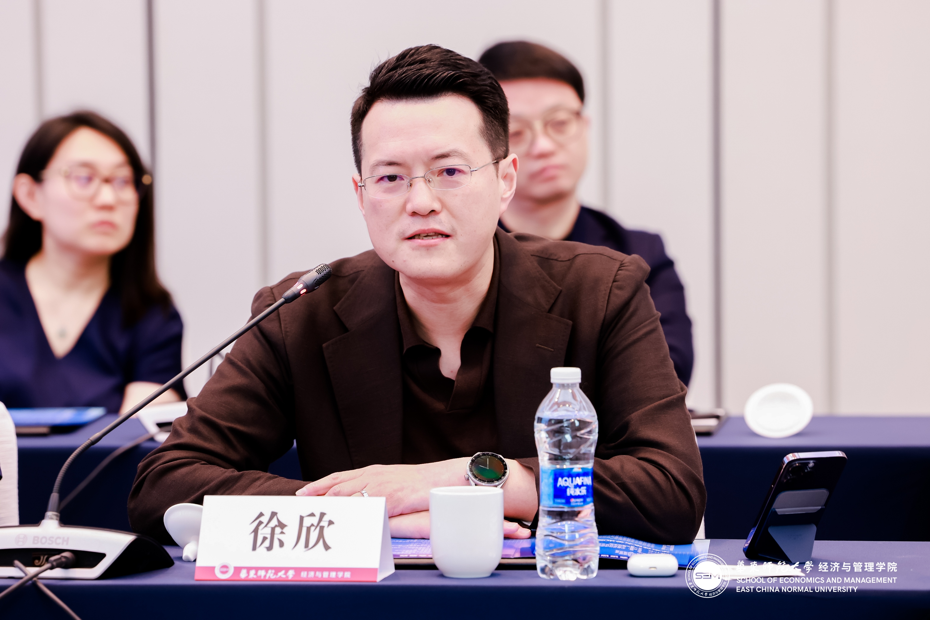 徐欣.jpeg 徐欣.jpeg